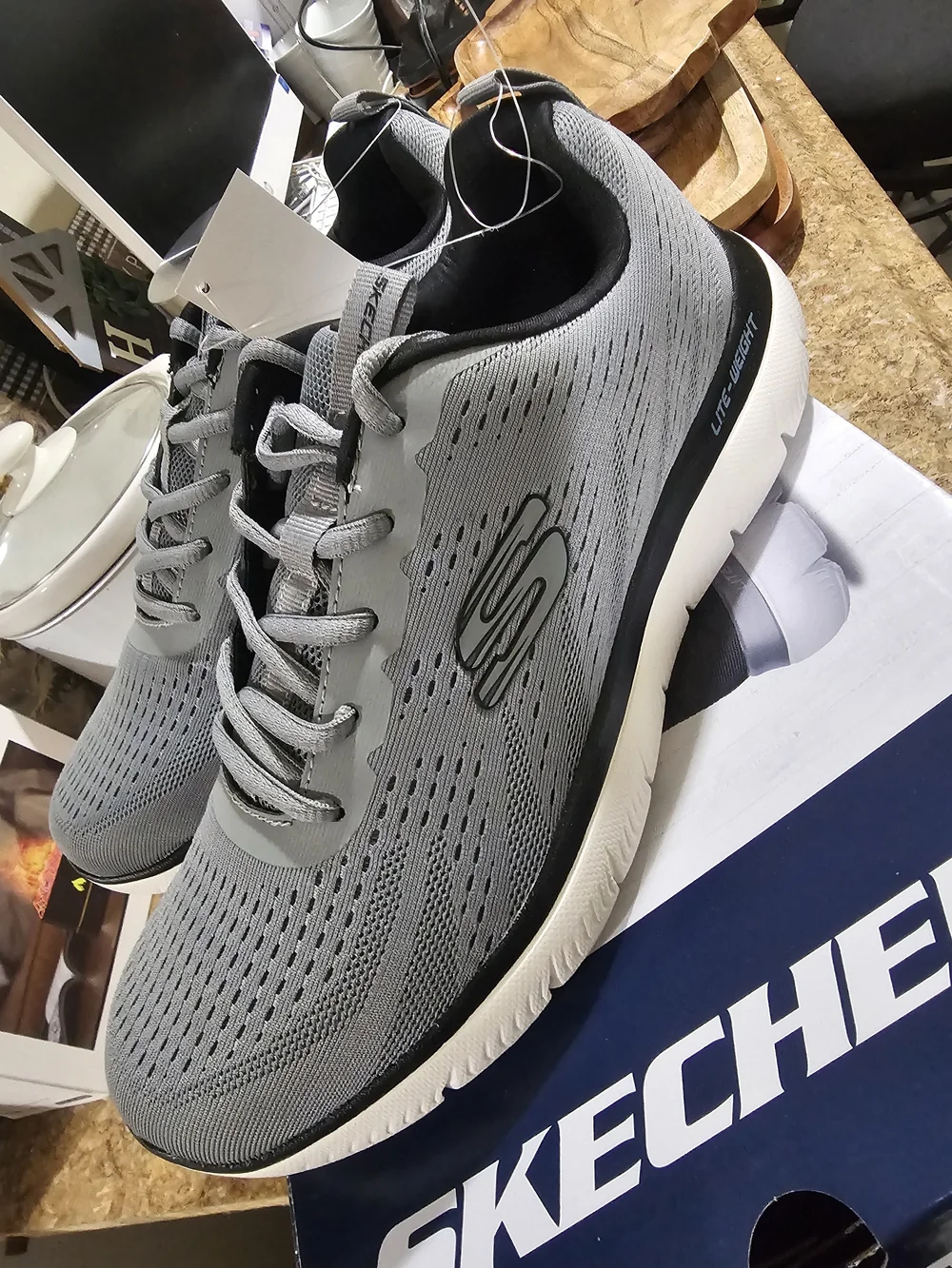 Very Comfortable Skechers Sneakers Size 8.5 In Mens